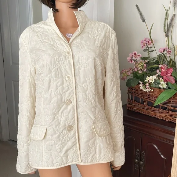 NWOT Kim Rogers quilted signature button bed jacket - Picture 2 of 10